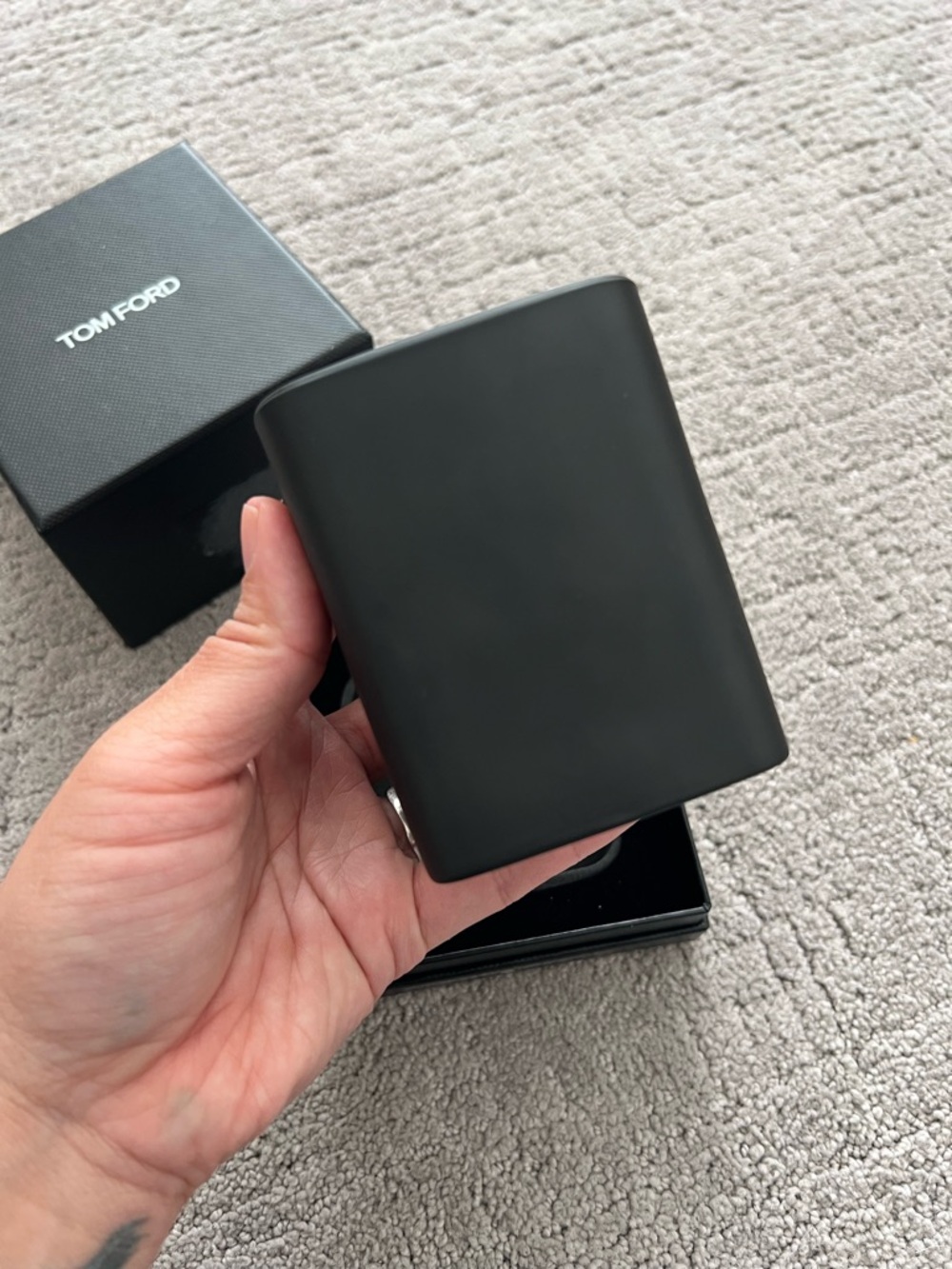 Tom Ford Black Candle with White Label - Picture 8 of 16